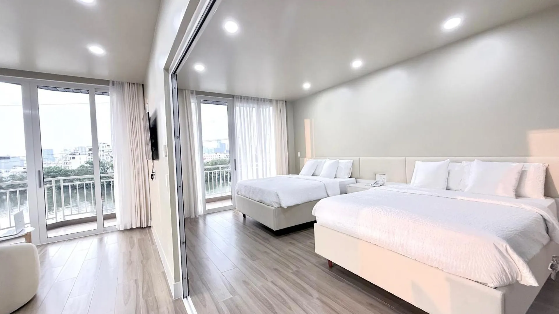Bao Aurora Oasis Hotel ホーチミン市